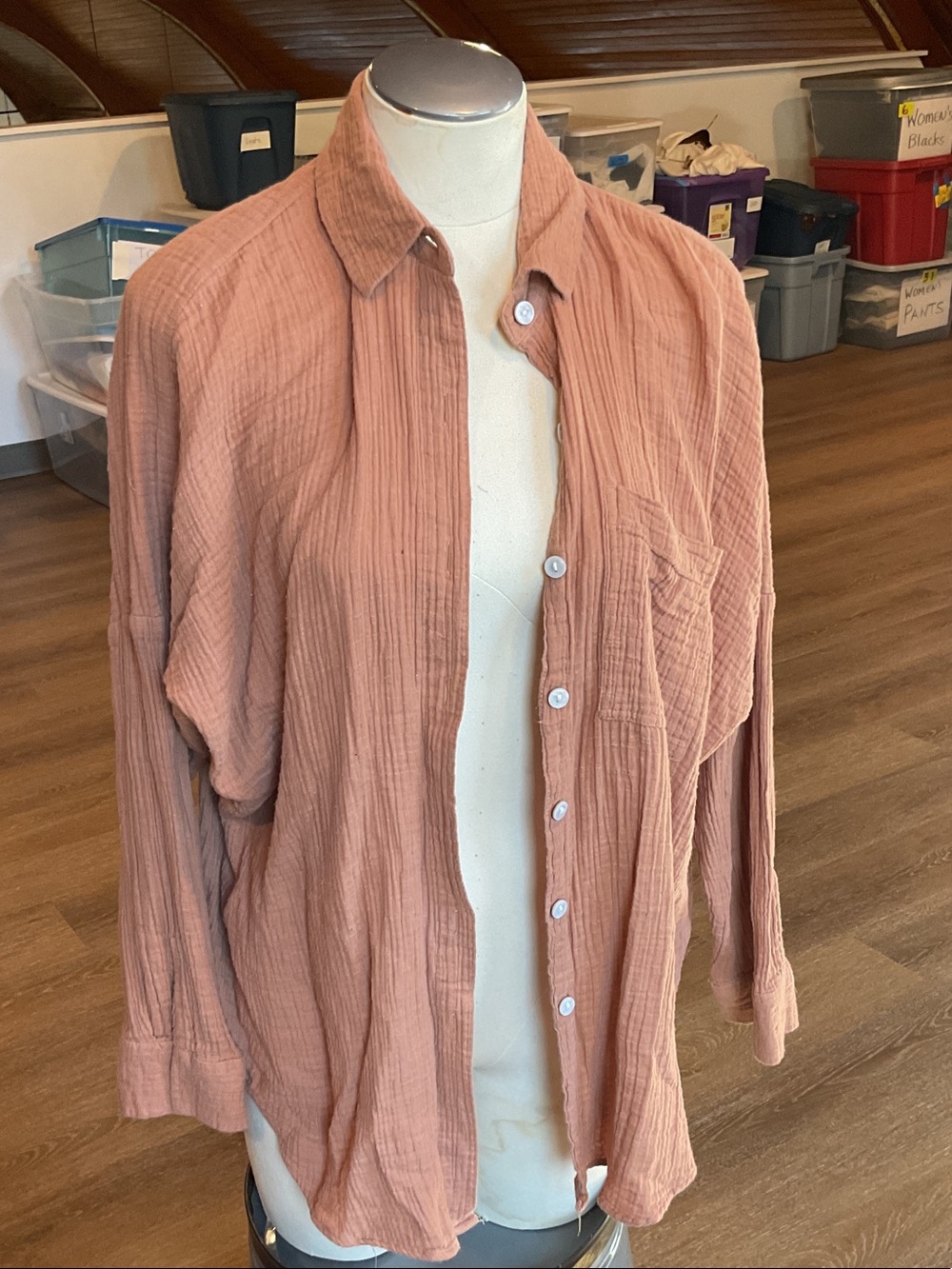 American Eagle Gauze Button Down Shirt in Pink Size XS
